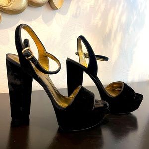 Nine West Women’s Black Velvet Heels Platform Sandals - size 7